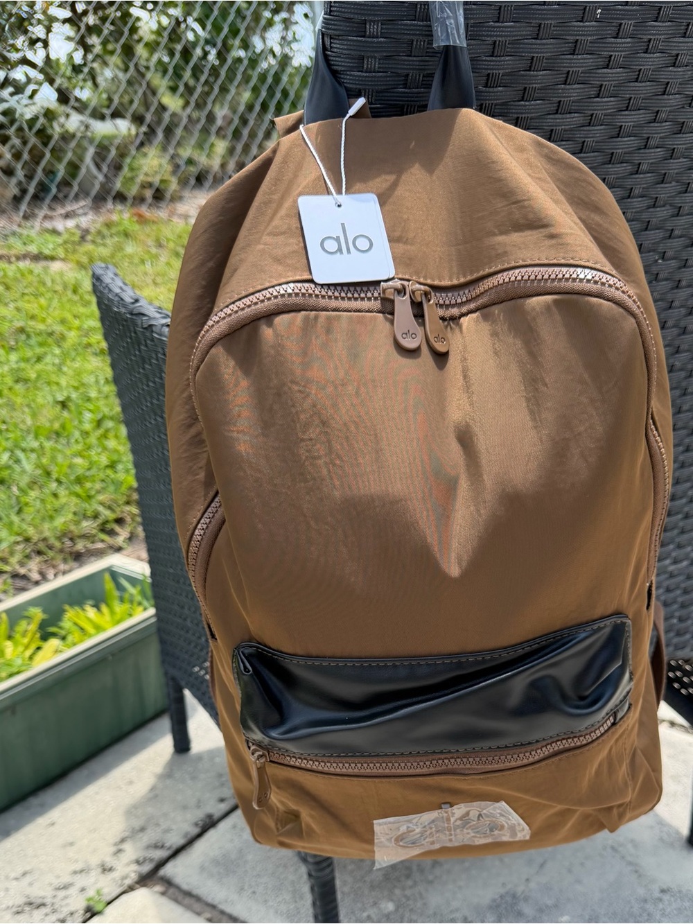ALO Yoga Brown Backpack with Black Front Pocket - Picture 4 of 12